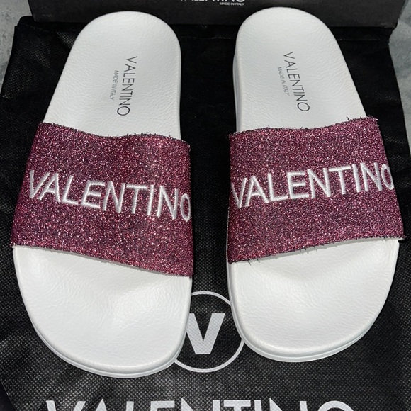 Valentino slides excellent condition NWOT never worn. Size 9 /39 comes with DB - Picture 3 of 6